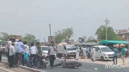 ડીસા હાઈવે પર બાઈક અને કાર વચ્ચે અકસ્માત, બે લોકો ઈજાગ્રસ્ત થતા સારવાર માટે ખસેડાયા