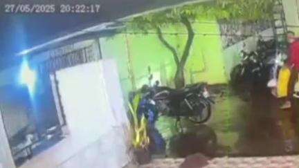 तुळजापूर: नळदुर्ग मधील बस स्थानकासमोर एकाची कोयत्याने वार करून हत्या, घटना सीसीटीव्ही मध्ये कैद