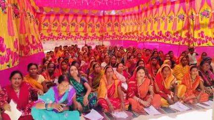 सिकटी: कुआड़ी में महिला संवाद कार्यक्रम का आयोजन, पीएम रथ के जरिए दी गई योजनाओं की जानकारी