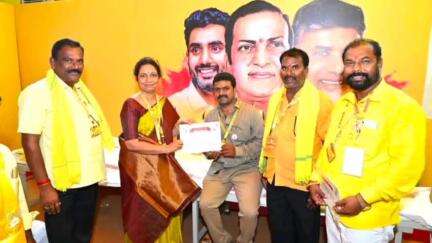 పాణ్యం: కడప మహానాడు రక్తదాన శిబిరంలో పాల్గొన్న ఎమ్మెల్యే గౌరు చరిత