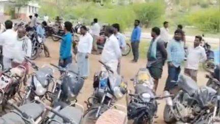 మంత్రాలయం: కోసిగి ఎక్సైజ్ సర్కిల్ పరిధిలో వివిధ కేసులలో పట్టుబడిన వాహనాలను వేలం పాట నిర్వహించిన ఎక్సైజ్ పోలీసులు