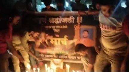 डोभी: बीजा के पूर्व मुखिया के निधन पर डोभी बाजार में निकाला गया कैंडल मार्च, दी गई श्रद्धांजलि