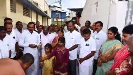 ஈரோடு: கொல்லம்பாளையம் பகுதியில் காங்கிரசாலை அமைப்பதற்காக பூமி பூஜையினை போட்டு துவங்கி வைத்தார் அமைச்சர் முத்துசாமி