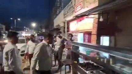 मुख्यमंत्री के जनता दरबार में शिकायत के बाद खाद्य विभाग एक्शन में आया, रामपथ पर माँस की दुकानों को कराया बंद