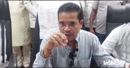 औसा: आ अभिमन्यू पवार यांच्या पाठपुराव्याला यश, शेतजमीन वाटपाचे नोंदणी शुल्क माफ राज्य मंत्रिमंडळाच्या बैठकीत निर्णय