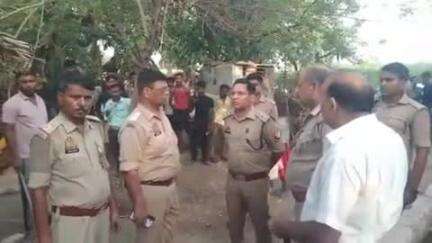 अमृतपुर: करनपुर दत्त की मडैयों में 3 दिन बीत जाने के बाद भूसा में किशोरी का शव मिला, सूचना पर अपर पुलिस अधीक्षक पहुंचे