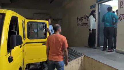 मुरैना नगर: शिकारपुर फाटक के पास ट्रेन से एक अधेड़ व्यक्ति की मौत, पुलिस ने शव को पोस्टमार्टम के लिए भेजा
