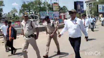 सासाराम: सासाराम रेलवे स्टेशन पर डीडीयू ने दलबल के साथ कई जगहों का किया निरीक्षण