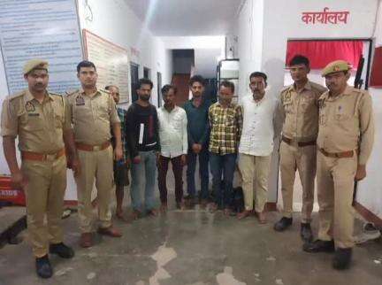जालौन: जालौन पुलिस ने 6 जुआरियों को जुआ खेलते गिरफ्तार किया, 6,400 रुपए बरामद किए