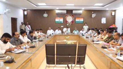 सहारनपुर: कलेक्ट्रेट सभागार में जिला आपदा प्रबंधन समिति की बैठक जनप्रतिनिधियों की उपस्थिति में संपन्न, दिए गए आवश्यक दिशा निर्देश