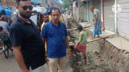 মগরাহাট ১: দেউলা ১ নম্বর প্লাটফর্মের পিছন থেকে গাজীর মোড় পর্যন্ত জল নিকাশি ব্যবস্থা সুবিধার্থে ড্রেন নির্মাণের কাজ শুরু করা হলো।