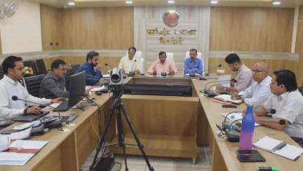 सिंगरौली: कलेक्ट्रेट सभागार में रीवा कमिश्नर बीएस जामोद की अध्यक्षता में राजस्व विभाग की समीक्षा बैठक आयोजित