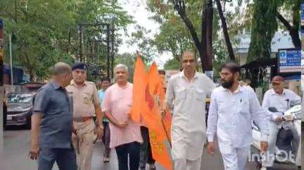जळगाव: स्वतंत्र वीर सावरकर यांच्या जयंतीनिमित्त वीर सावरकर रिक्षा युनियन तर्फे रिक्षा रॅलीचे क्रीडा संकुल येथून आयोजन