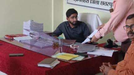 बड़ा मलेहरा: एसडीएम ने जनसुनवाई में आए आवेदन का किया निराकरण