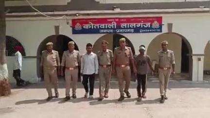 लालगंज: मदनगढ़ चौराहे के पास से चोरी के जेवर, नगदी व अवैध असलहे के साथ दो अभियुक्त किए गए गिरफ्तार