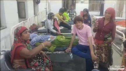 कुम्हेर: कुम्हेर के बाबेन रोड पर एक ट्रक ने विद्युत तार में मारी टक्कर, आधा दर्जन बच्चे और एक महिला घायल