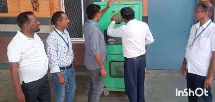 जमालपुर: बोतल क्रशर से जागरूकता: विश्व पर्यावरण दिवस पर जमालपुर रेलवे स्टेशन प्लास्टिक मुक्त
