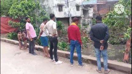रायगढ़: बारिश से पूर्व नालों की सफाई का जायजा लेने महापौर अधिकारी वर्ग के साथ मौदहापारा पहुंचे