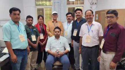 सागर नगर: आईआईआईडीईएम द्वारा नई दिल्ली में दो दिवसीय प्रशिक्षण कार्यक्रम के लिए बूथ लेवल ऑफिसर हुए रवाना