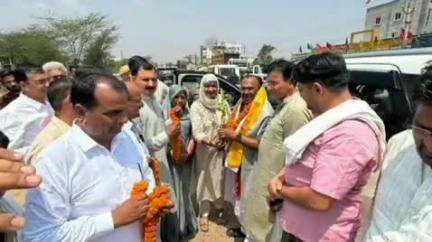 सीकर: राजस्थान विधानसभा अध्यक्ष वासुदेव देवनानी का सीकर भाजपा जिलाध्यक्ष और कार्यकर्ताओं ने सीकर बाईपास पर किया स्वागत