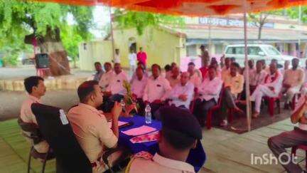 रिसोड: रिसोड पोलीस स्टेशन येथे सहाय्यक पोलीस अधीक्षक नवदीप अग्रवाल यांच्या उपस्थितीत व्यापाऱ्यांची सभा