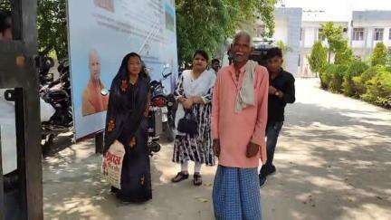 खलीलाबाद: ग्राम करही में अपनी बहू को स्वेच्छा से दी गई जमीन पर बड़ा बेटा और बड़ी बहू जबरदस्ती निर्माण कर रहे हैं
