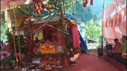 कपकोट: बंजैण देवता मंदिर नरगड़ा में भव्य कलश यात्रा के साथ श्रीमद् भागवत कथा का शुभारंभ, 4 जून को होगा समापन