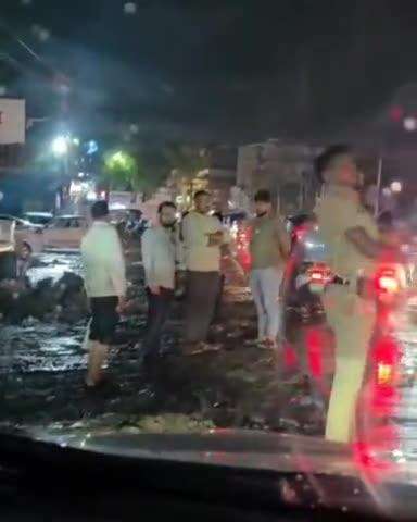 हवेली: वाघोली येथे पावसामुळे जलमय झालेल्या रस्त्याची आ. ज्ञानेश्वर कटके यांनी केली पाहणी