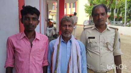 शंकरपुर: हसनपुर गांव में पुलिस ने छापामारी कर एससी-एसटी केस के दो फरार वारंटियों को किया गिरफ्तार