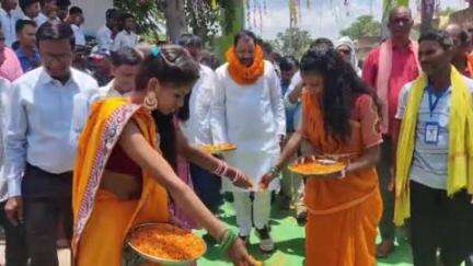 असरगंज: प्रखंड में विधायक ने दो नवनिर्मित खेल मैदानों का फीता काटकर किया उद्घाटन