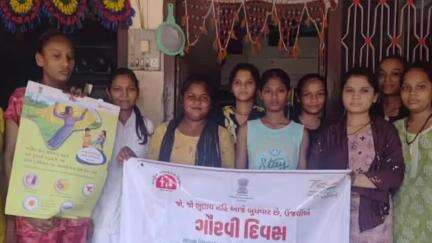 ઝાલોદ: ઝાલોદ વડ બજાર ખાતે માસિક સ્વચ્છતા દિવસ"નીઉજવણી કરવામાં આવી.