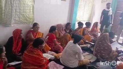 चांद: प्रखंड मुख्यालय में जीवीका की महिलाओं को जिला बाल संरक्षण इकाई द्वारा कन्या विवाह योजना की महत्वपूर्ण जानकारियां दी गईं