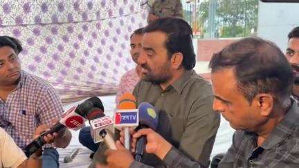 नागौर: नागौर सांसद हनुमान बेनीवाल ने सरकार पर फोन टैपिंग का बड़ा आरोप लगाया, शहीद स्मारक पर मीडिया से बातचीत में किया खुलासा