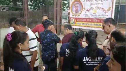 ଦେବଗଡ: ସଂସ୍କୃତି ଭବନ ଠାରେ ନାଟ୍ୟ ନିର୍ଦ୍ଦେଶକ ମଙ୍ଗଳ ମହାଙ୍କୁରଙ୍କ ବିୟୋଗରେ ଶ୍ରଦ୍ଧାଞ୍ଜଳି ସଭା