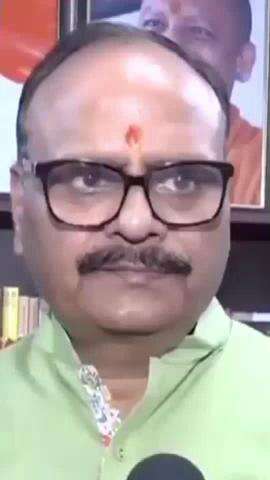 हजरतगंज में उपमुख्यमंत्री ने कहा- कोविड के समय जिन कर्मचारियों ने काम किया उन्हें स्थाई रूप से रखने का शासनादेश जारी