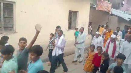 शाजापुर: मोहना में भागवत कथा के समापन निकाली गई शोभायात्रा, उमड़ी भक्तों की भीड़