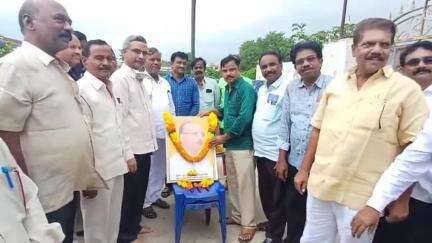 ఉదయగిరి: ఉదయగిరి అన్నపూర్ణ నగర్ లో సారా వ్యతిరేక  ఉద్యమ వ్యవస్థాపకుడు విజయ్ కుమార్ పదవ వర్ధంతి కార్యక్రమం నిర్వహణ