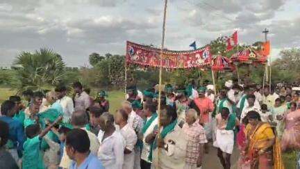 திருப்பத்தூர்: ஜமீன்தார்பட்டி முனிஅய்யா கோவில் பாரம்பரிய படைப்பு விழா "மாலை சாத்தி தேங்காய் உடைத்தும் நேர்த்திக்கடன் செலுத்தி வழிபாடு"