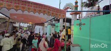 કેશોદ: કેશોદ હાસમિયા પીર દરગાહ ખાતે ઉર્ષ ની ઉજવણી.કેશોદના ઉતાવળિયા નદી પાસે આવેલ દરગાહ ખાતે ઉર્ષ ની ઉત્સાહ ભેર ઉજવણી કરાઈ.