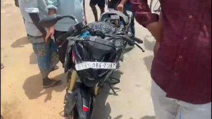 উদয়পুর: উদয়পুর ছণবন এলাকায় দুটি বাইক ও গাড়ির সংঘর্ষে আহত হয় তিনজন, ঘটনাস্থলে অগ্নি নির্বাপক দপ্তর