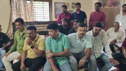 ભરૂચ: જિલ્લા ભાજપ પ્રમુખે ઝઘડીયા તાલુકાના એક ગામે છેડતીનો ભોગ બનેલ પીડિતાના પરિવારની મુલાકાત કરી