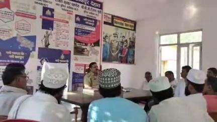 सिकंदरा: सिकंदरा थाना परिसर में आगामी बकरीद के त्यौहार को देखते हुए पीस कमेटी की बैठक संपन्न, शांतिपूर्वक त्यौहार मनाने की अपील