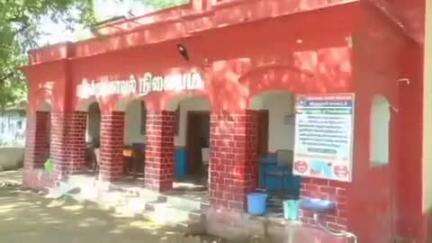 அருப்புக்கோட்டை: வதுவார்பட்டி செல்லும் சாலையில் நின்று கொண்டிருந்த டிப்பர் லாரி பின்புறம் டூவீலர் மோதிய விபத்தில் ஒருவர் பலி