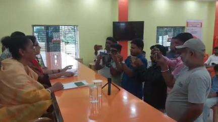 উদয়পুর: বিজেপি ত্রিপুরা প্রদেশ সাধারণ সম্পাদিকা পাপিয়া দও বুধবার উদয়পুর বিজেপি জেলা কার্যালয়ে সাংবাদিক সম্মেলন