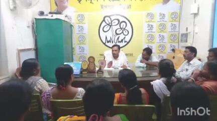 হীরবাঁধ: ইন্দপুর ব্লক তৃণমূলের দলীয় কার্যালয়ে ইন্দপুর অঞ্চলের মহিলা তৃণমূল কংগ্রেস কমিটিকে নিয়ে সাংগঠনিক আলোচনা সভা হল