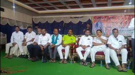 నిజామాబాద్ రూరల్: కాంగ్రెస్ జెండా మోసిన కార్యకర్తలకు ప్రాధాన్యత: రూరల్ నియోజకవర్గం పార్టీ సమావేశంలో ఎమ్మెల్సీ వెంకట్