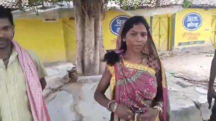 #बच्चे का #जन्मप्रमाण पत्र बनवाना था
सरकारी बाबू ने रिश्वत मांगी। घर में पैसे नहीं थे