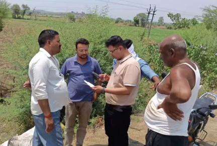 देवरी: देवरी नेशनल हाईवे 45 गोरखपुर के पास पड़ी मिली दवाइयों से भरी 6 बोरियां, बीएमओ ने की जांच
