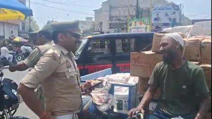 देवबंद: जिले में ओवरलोड रेहड़ी-जुगाड़ वाहनों को लेकर पुलिस ने चलाया अभियान, 12 वाहन किए सीज