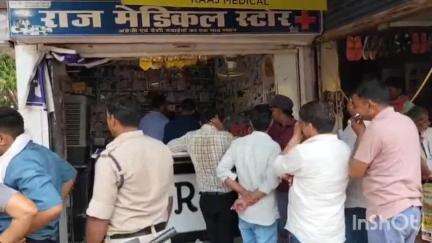 चाचौड़ा: चाचौड़ा क्षेत्र में नशाखोरी बढ़ने पर एसडीएम के नेतृत्व में प्रशासनिक टीम ने मेडिकल दुकानों पर की छापामार कार्रवाई